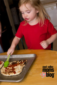 Cooking With Dad: Naan Pizza Edition | East Valley Moms Blog